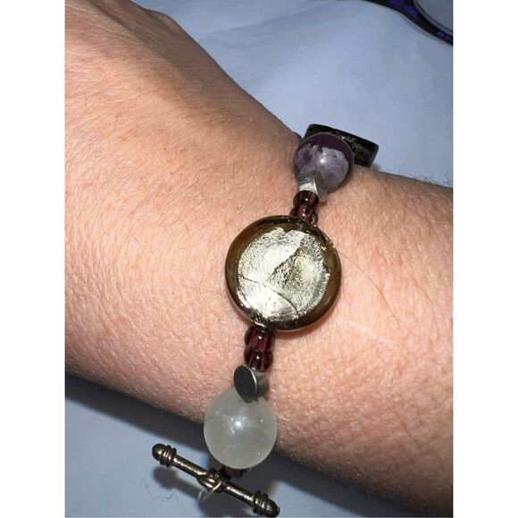 Glass Bead and Heart Toggle Bracelet - Picture 2 of 6